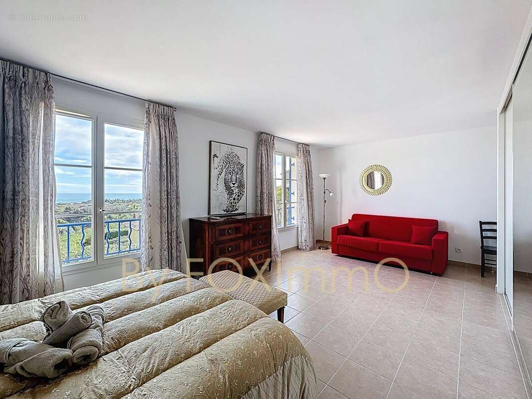Villa vue mer, cote d azur, piscine, jardin, parking , garage exposition sud - photo 9