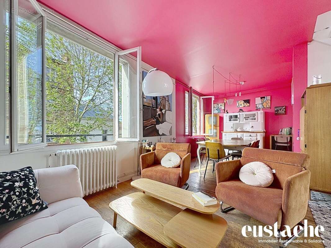 Appartement à LES LILAS