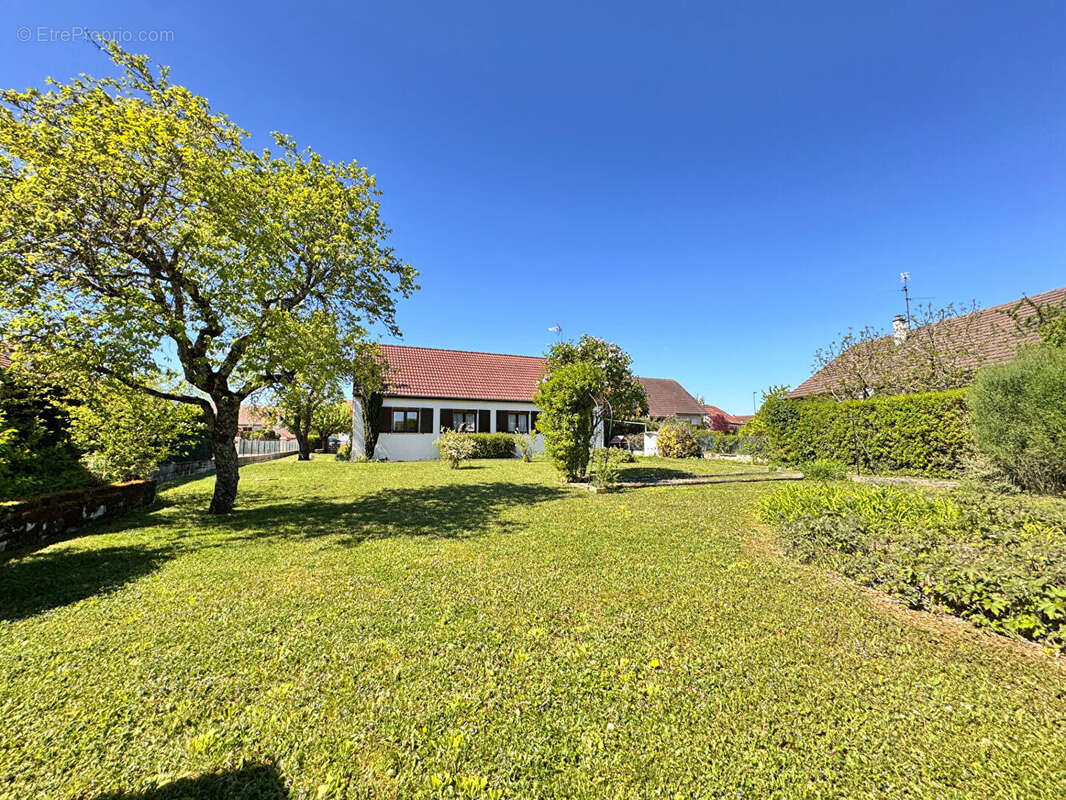 Maison t5 - lonvic parc colombiere - 109.88m² - photo 4