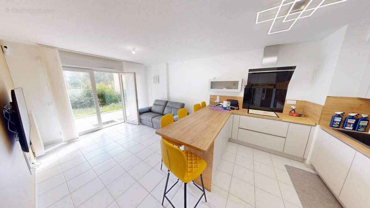 Appartement à LE MUY