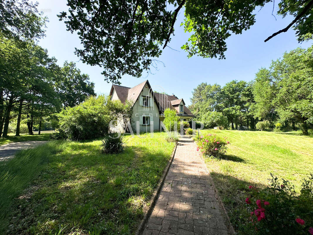 Maison à AZAY-SUR-CHER