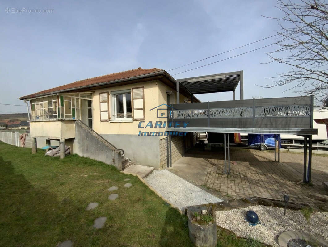 Maison à VY-LES-LURE