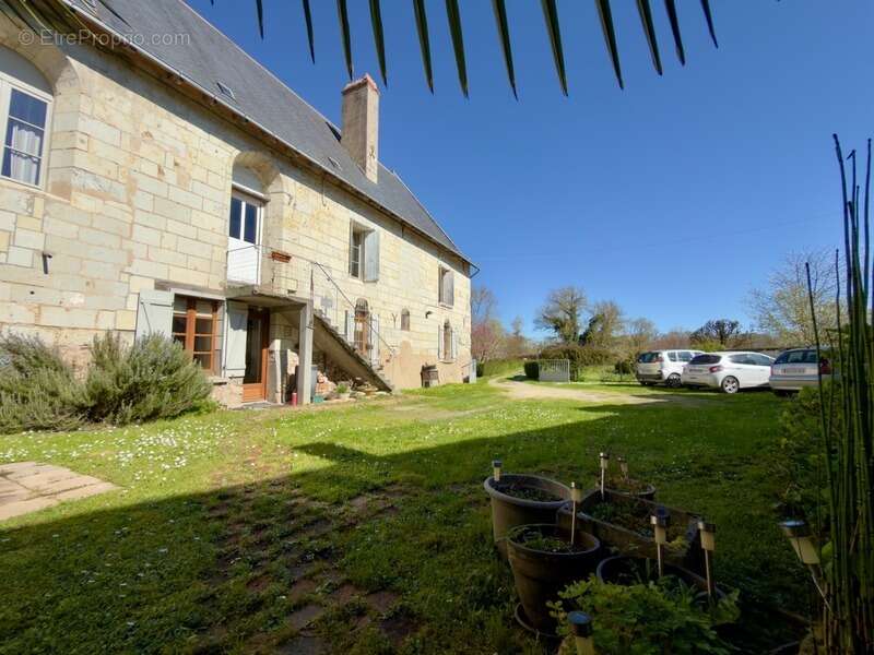 Maison à CHENEHUTTE-TREVES-CUNAULT