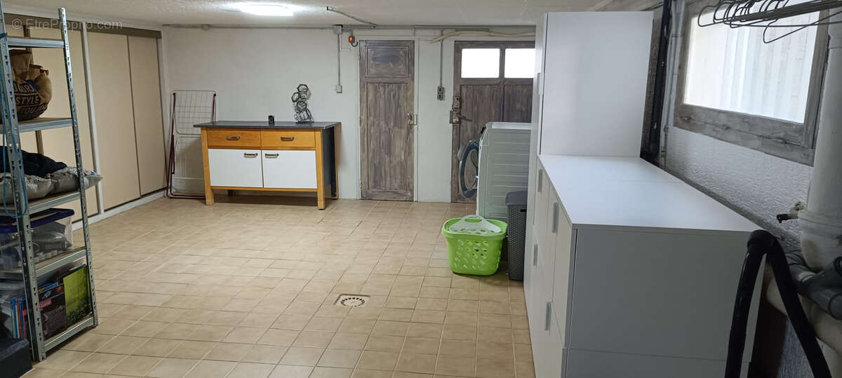 Maison à CREUZIER-LE-VIEUX