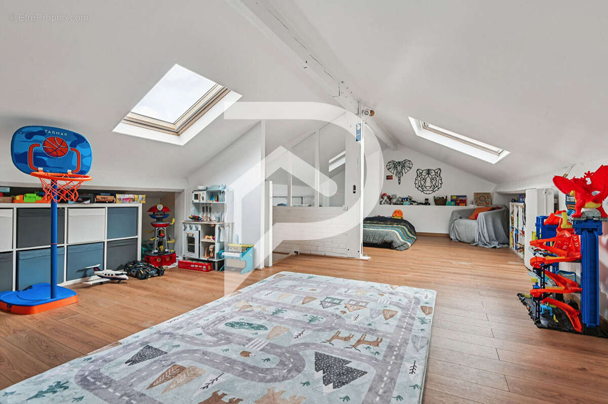 Appartement à COLOMBES