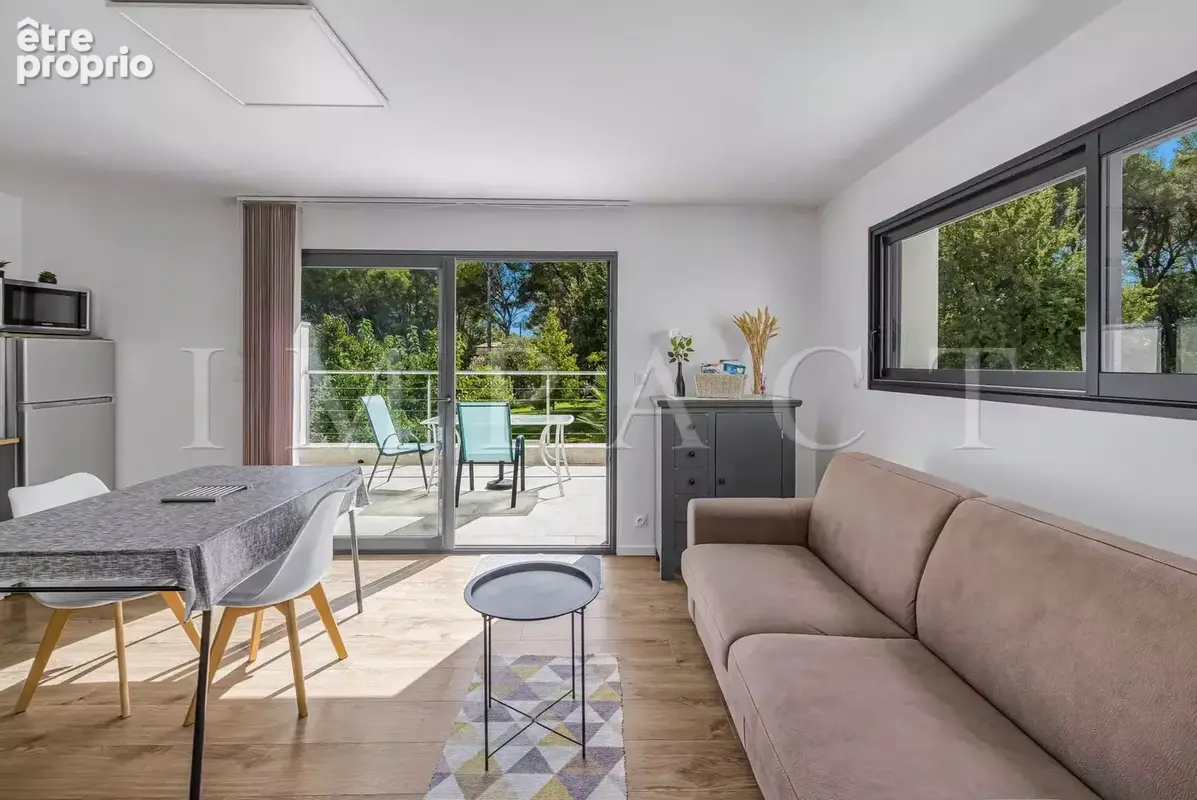 Mouans-Sartoux limite Mougins, Villa contemporaine de 220m2 avec piscine à vendre - photo 17