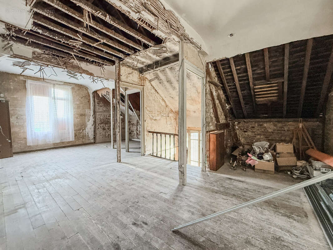 Maison à MEHARICOURT