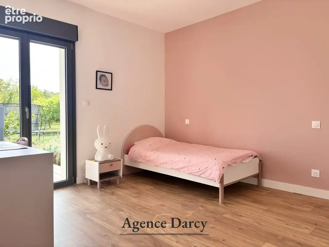 À quelques minutes au nord de Dijon   Propriété contemporaine d’environ 390 m2 - photo 10