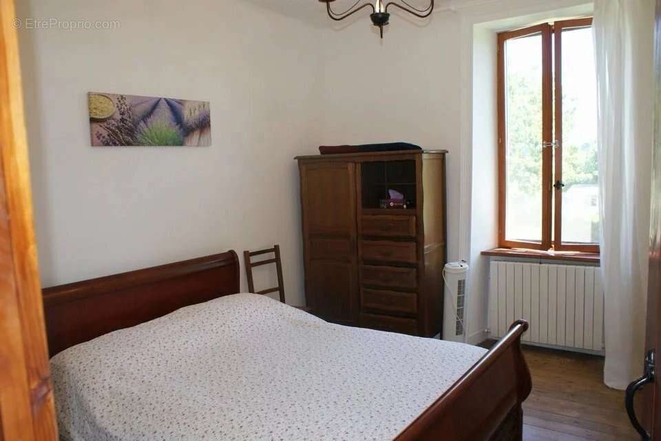 Maison à ORADOUR-SUR-VAYRES