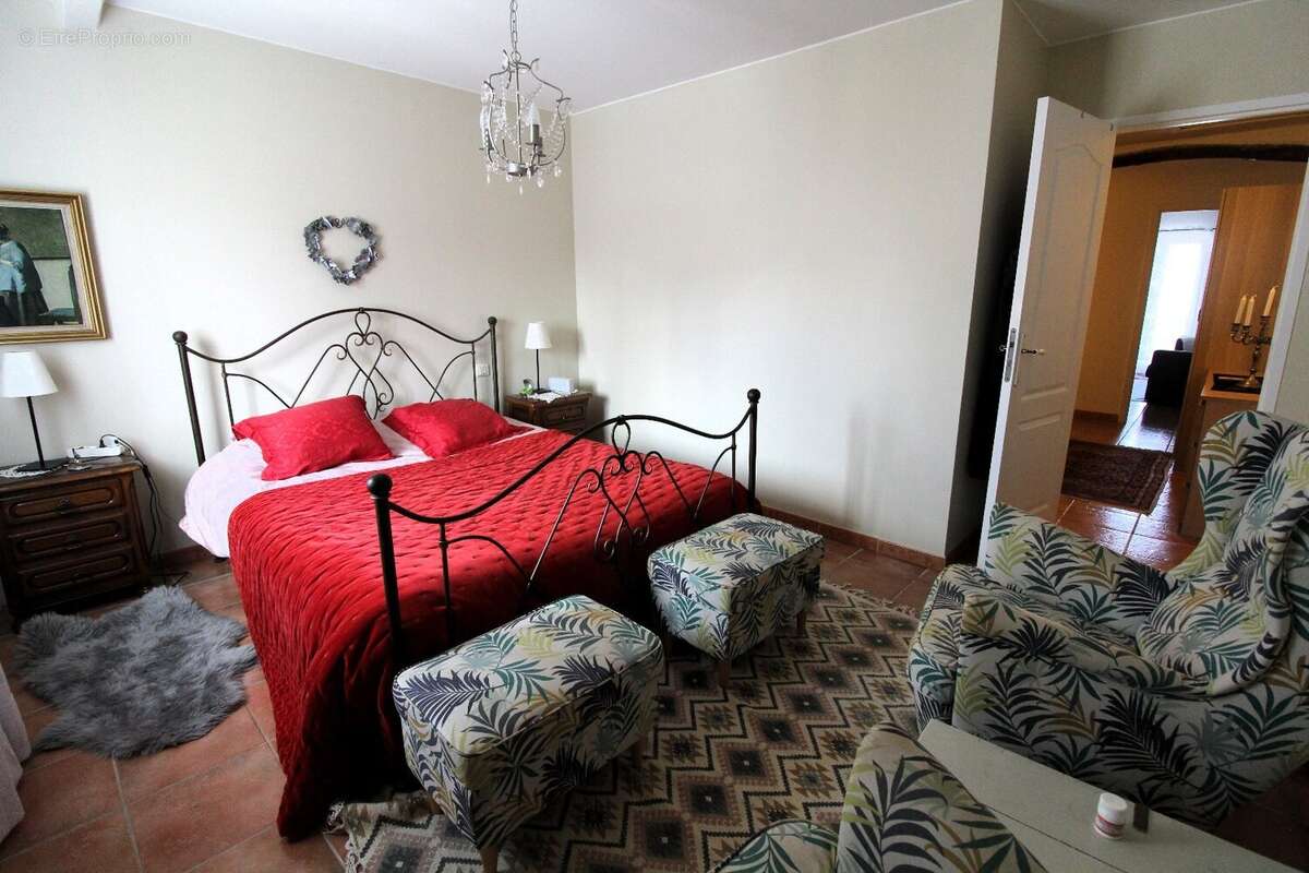 Maison à SAINT-GENIES-DE-FONTEDIT