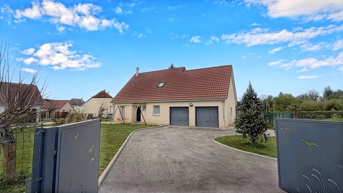 Maison à BOULT