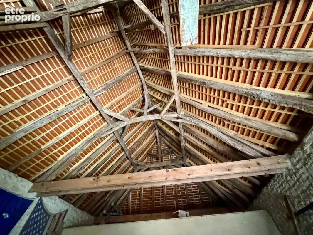 Maison en pierre, grange et dependance sur plus de 10 hectares sans voisinage - photo 14