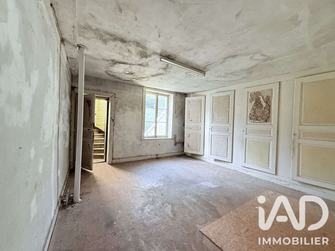 Appartement 1000 m² à Sedan  - photo 5