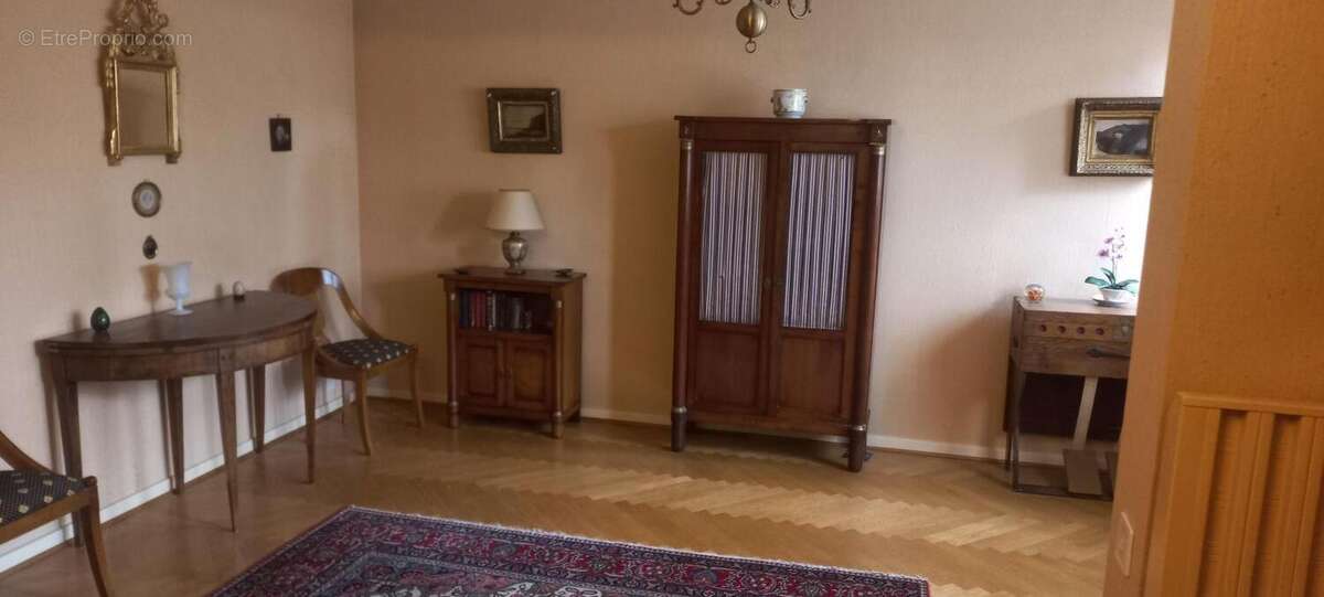   - Appartement à SAINTE-FOY-LES-LYON