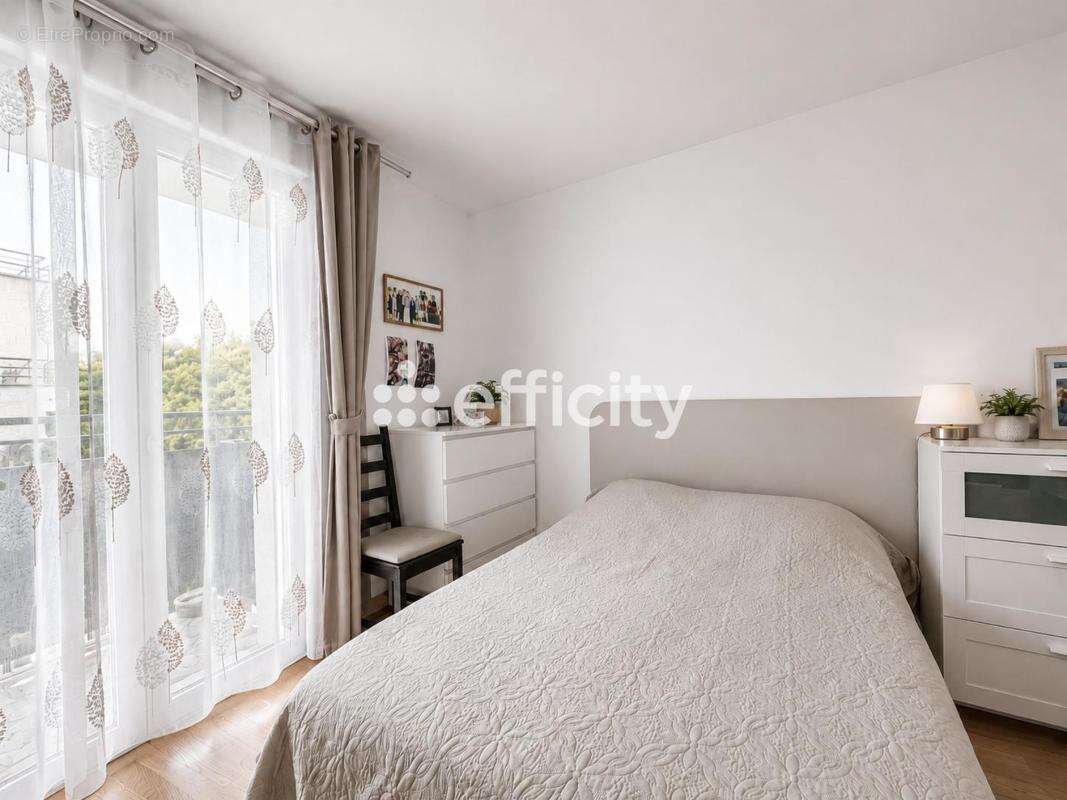 Appartement à BURES-SUR-YVETTE