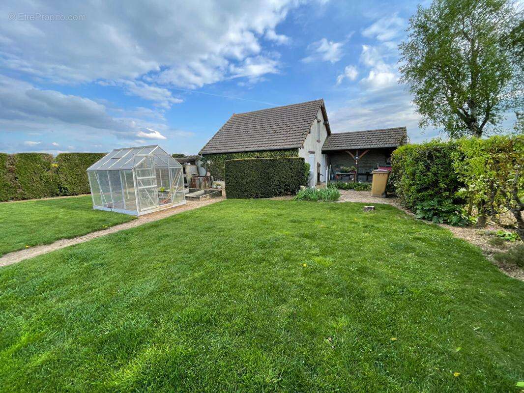 Maison à FAVEROLLES