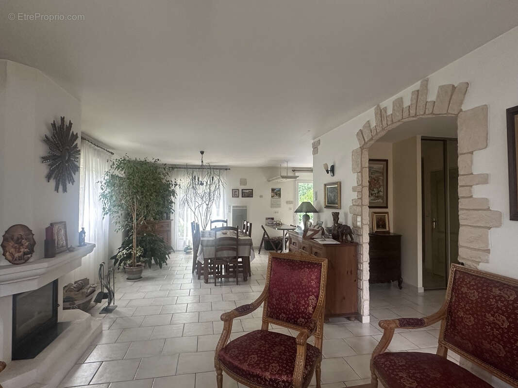 Saint-Dié-des-Vosges - Maison 140m2 quartier calme - photo 4