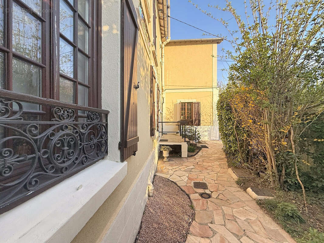 Appartement à NEUILLY-PLAISANCE