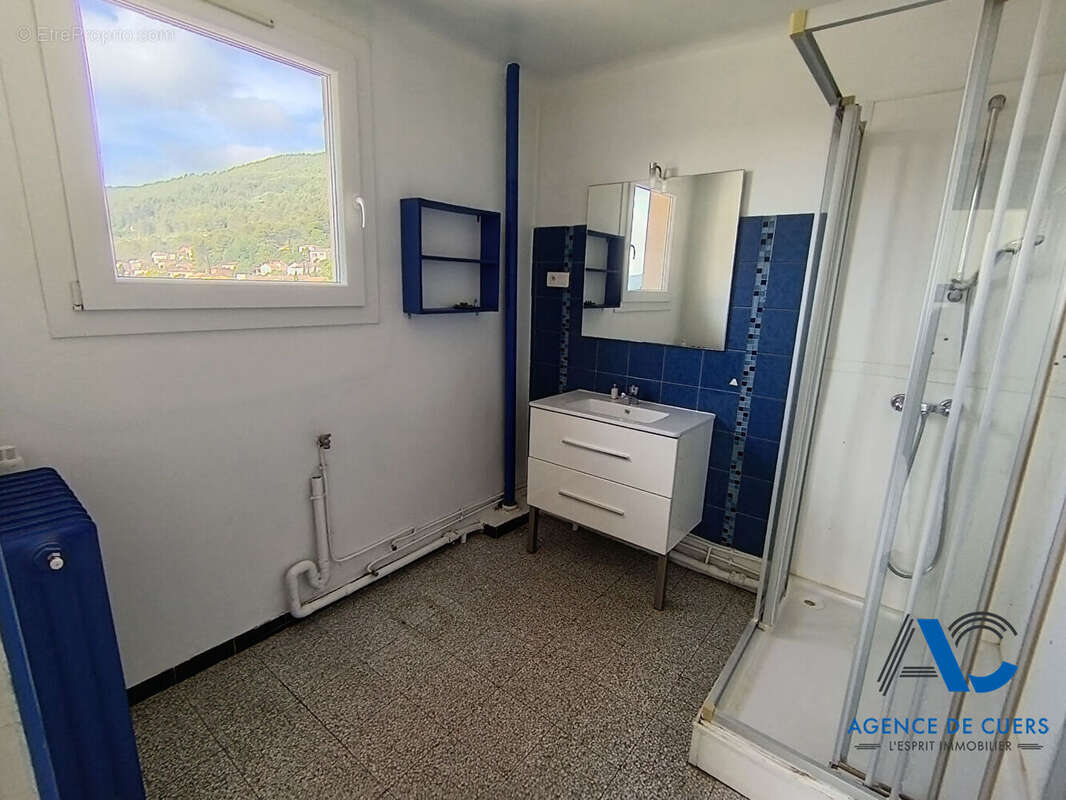 Appartement à CUERS