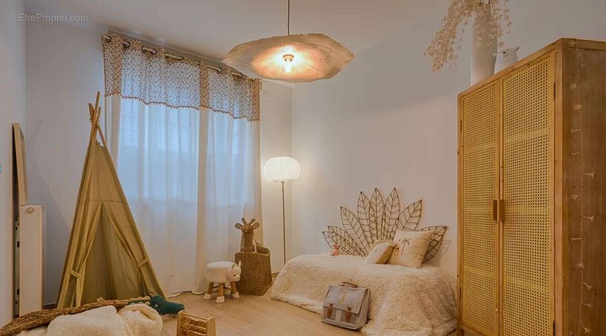 Appartement à LA LONDE-LES-MAURES