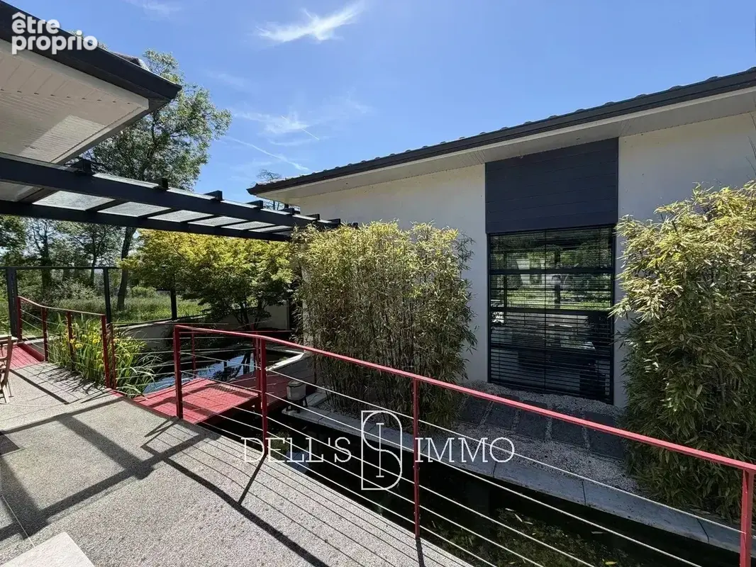 Villa de plain pied - Piscine -  Parc 3000m2 - photo 5