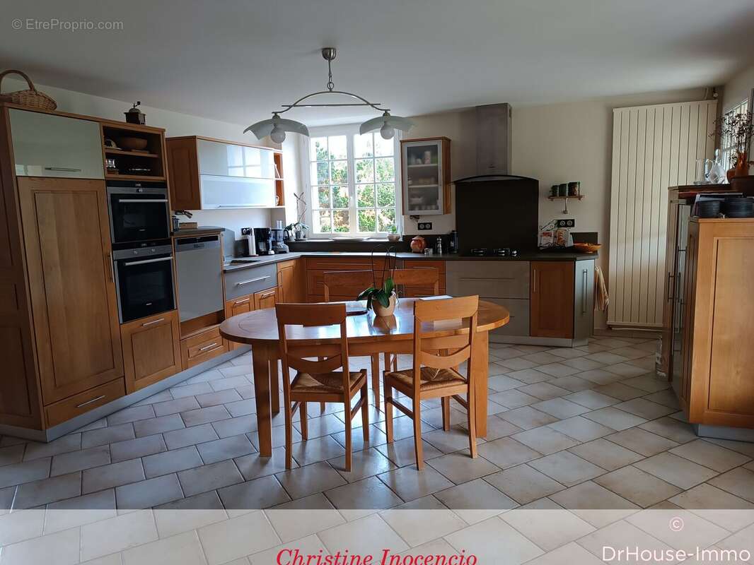 Maison à BARBEZIEUX-SAINT-HILAIRE