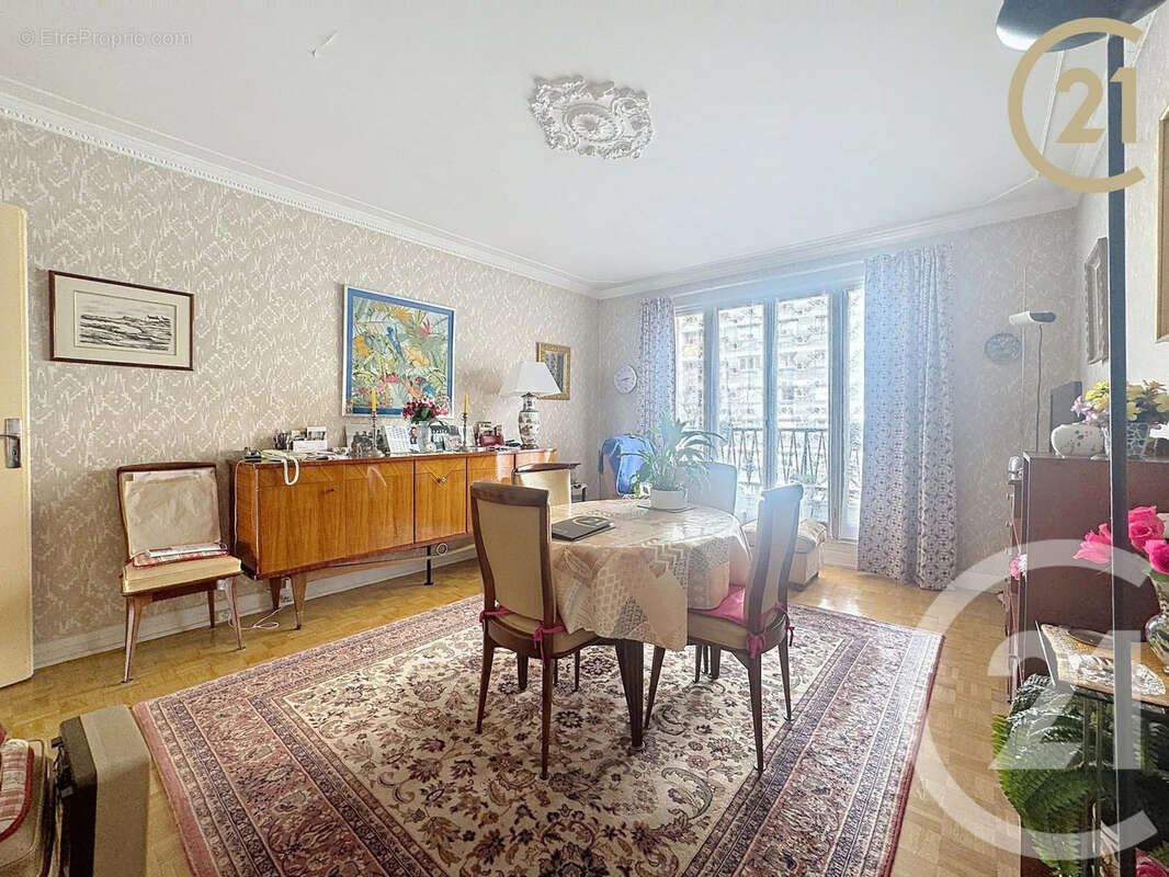 Appartement à PARIS-11E