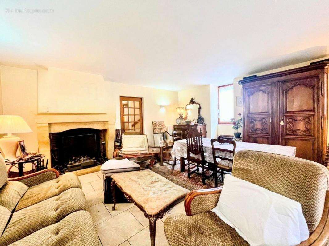 Maison à CHERVEIX-CUBAS