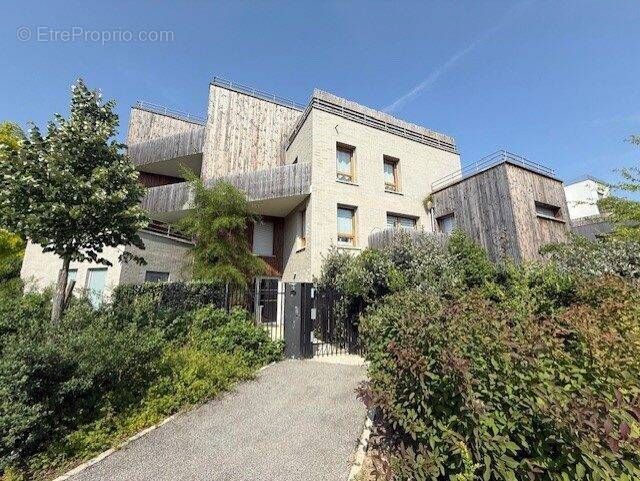 Appartement à BUSSY-SAINT-GEORGES