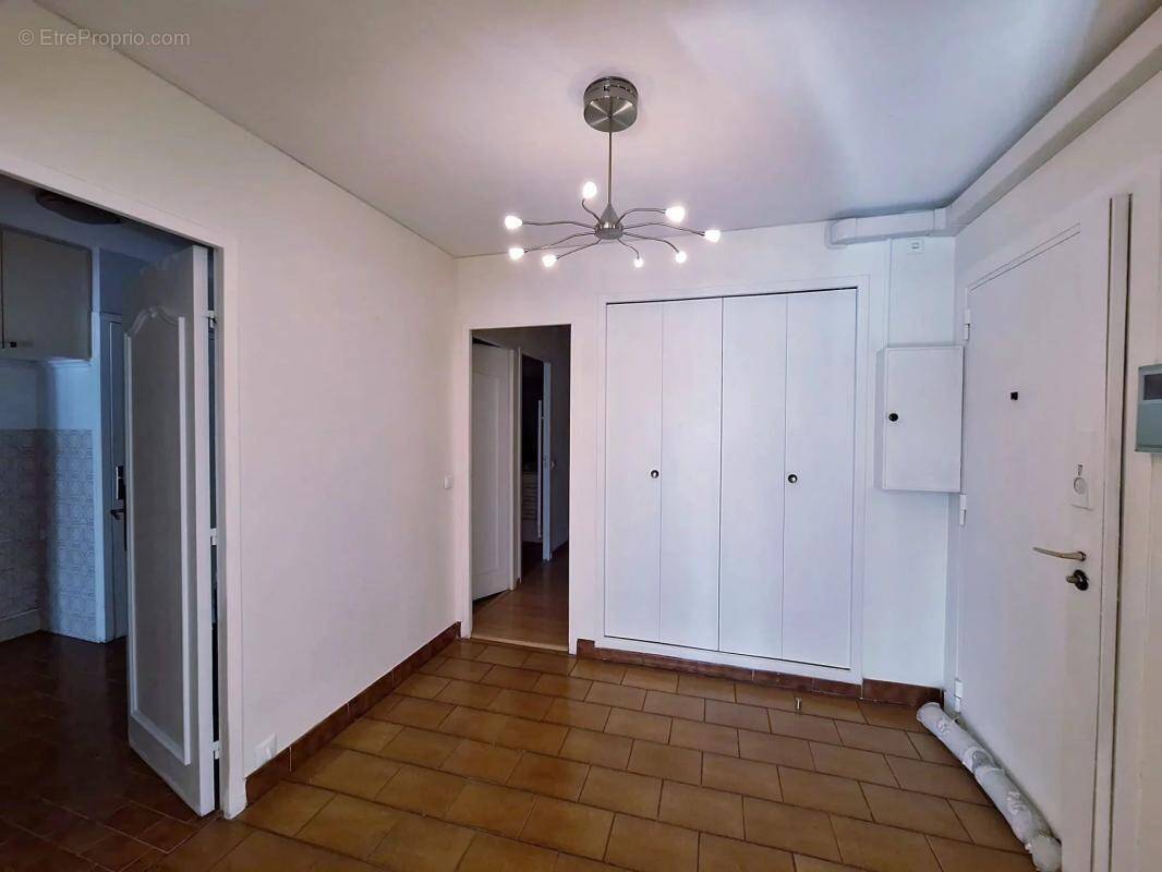 Appartement à MARSEILLE-5E