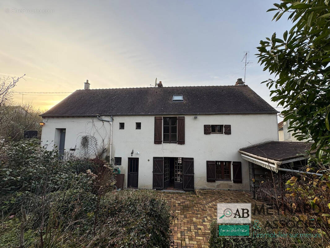 Maison à LA CELLE-SUR-MORIN