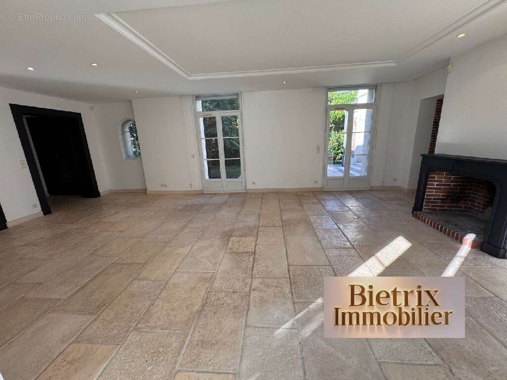 Maison à L&#039;ISLE-ADAM