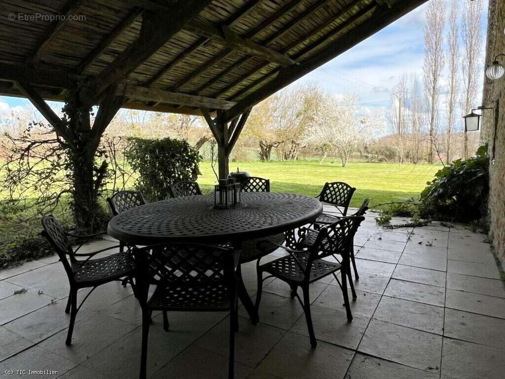 Maison à CHAMPAGNE-MOUTON