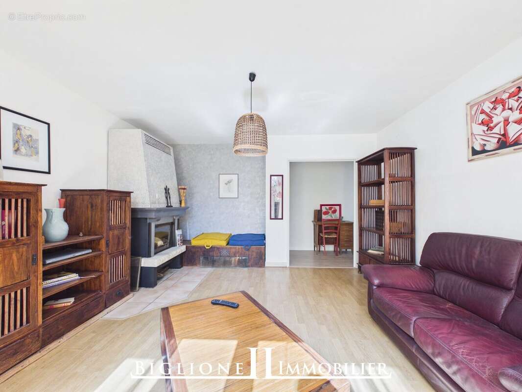 Appartement à COUBRON