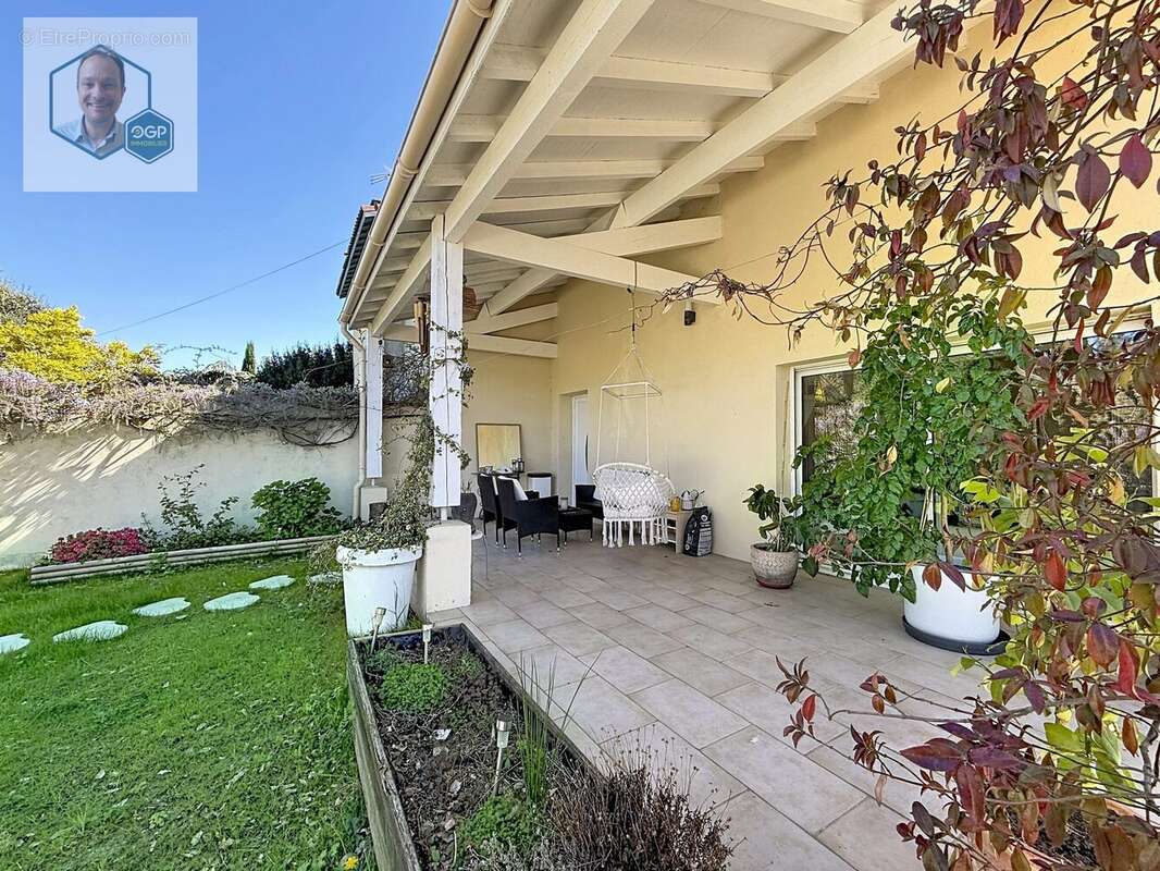Maison à BRUGUIERES