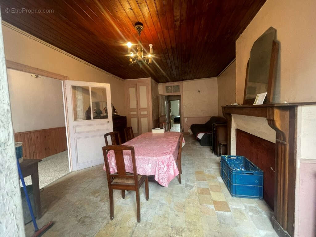 Maison à LA BAZOCHE-GOUET