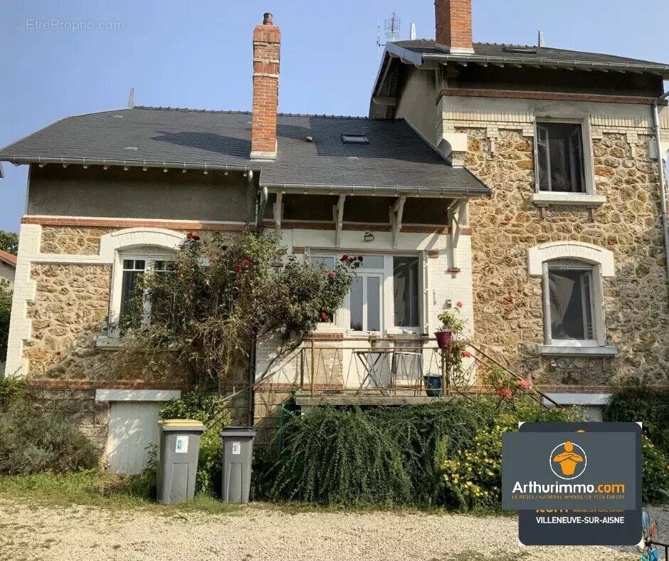 Maison à NEUFCHATEL-SUR-AISNE