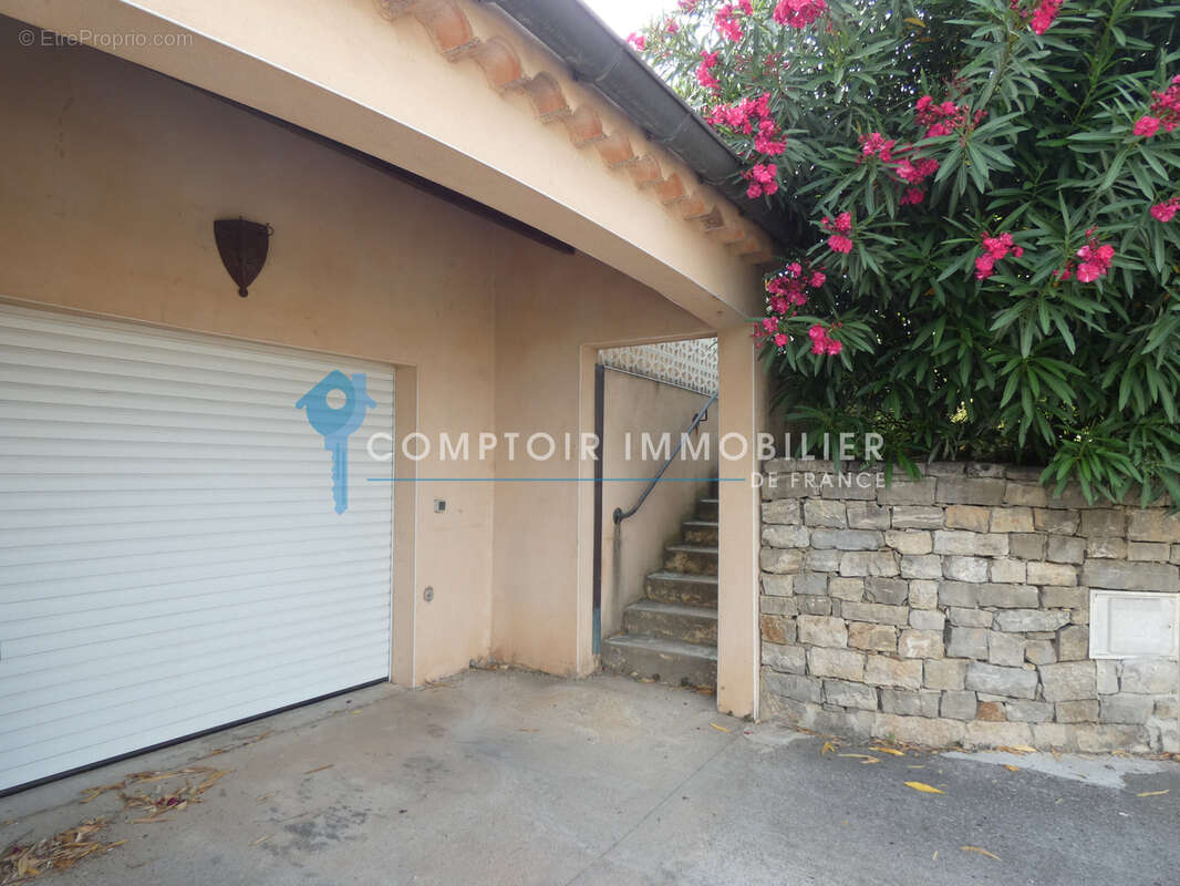 Clermont l'Hérault - Jolie maison T4 avec garage et jardin - photo 6