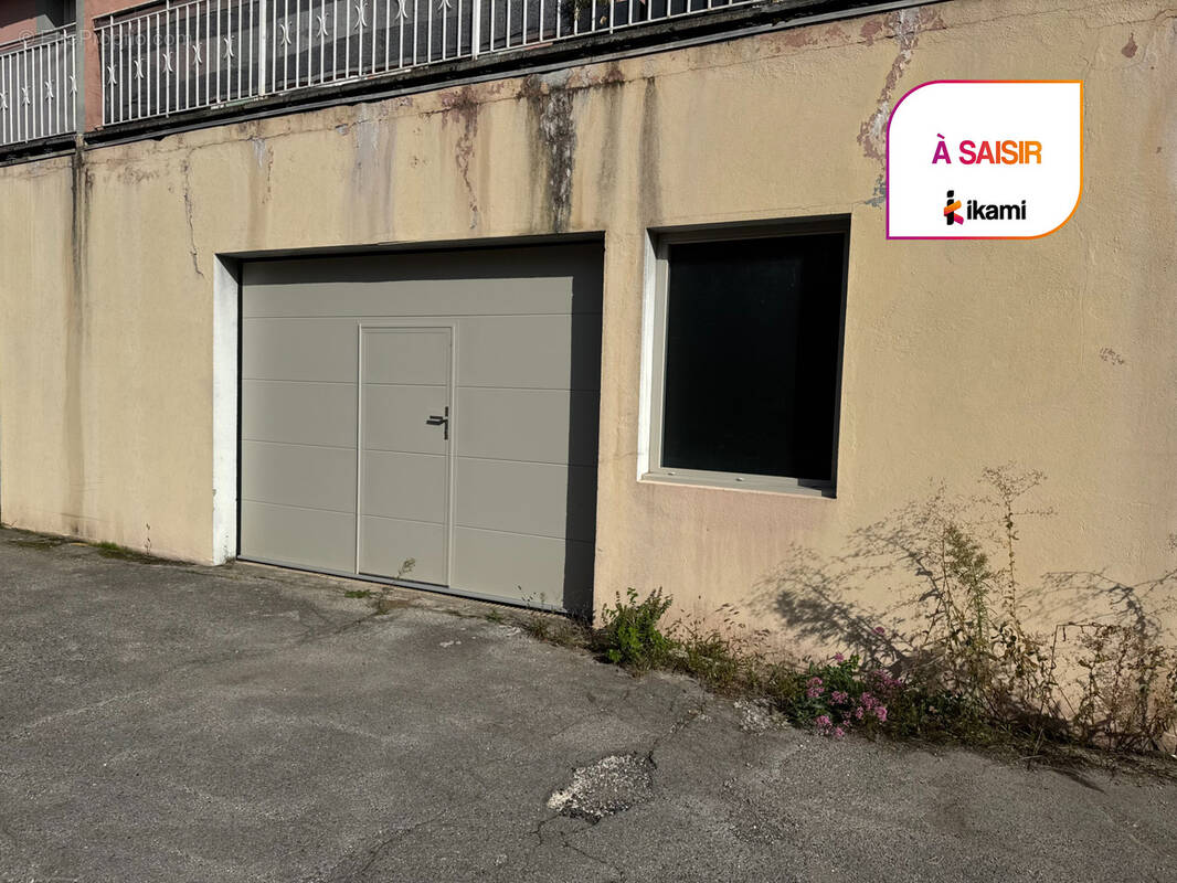 Parking à ROMANS-SUR-ISERE