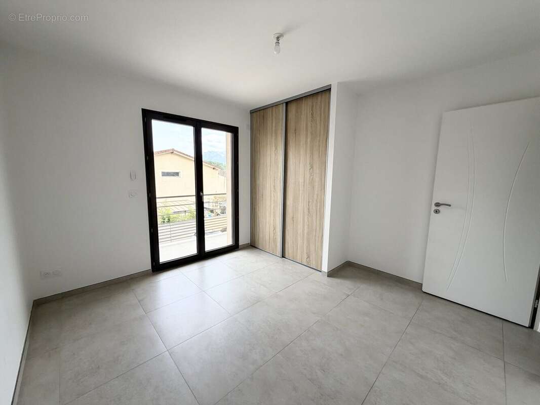 Appartement à RENAGE