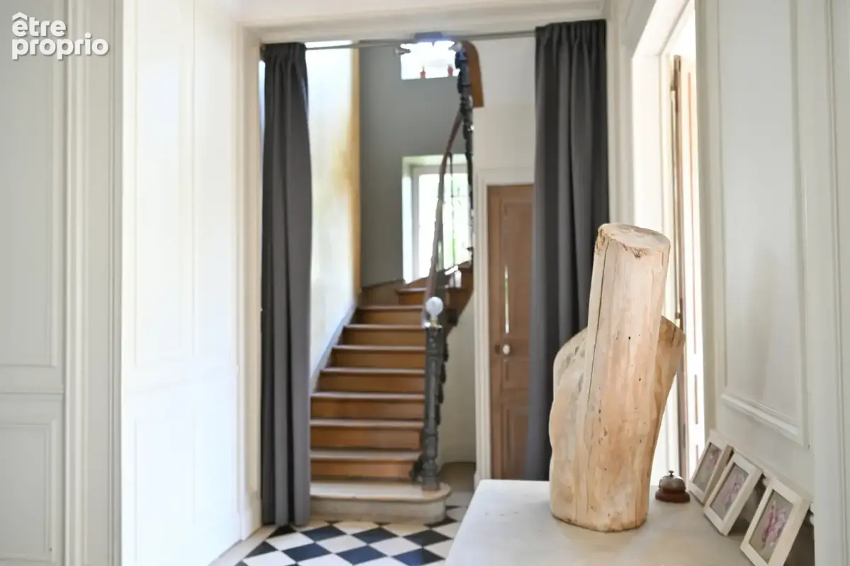 Exclusivité  Expertimo  Maison de caractére offrant élégance, histoire,  prestations raffinées et discrétion a - photo 20