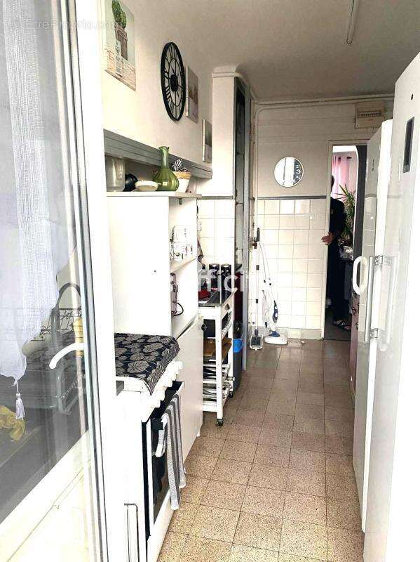 Appartement à MARSEILLE-4E