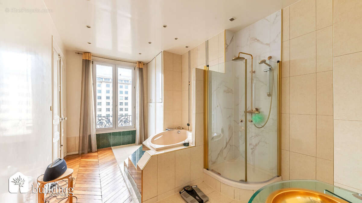 Appartement à NEUILLY-SUR-SEINE