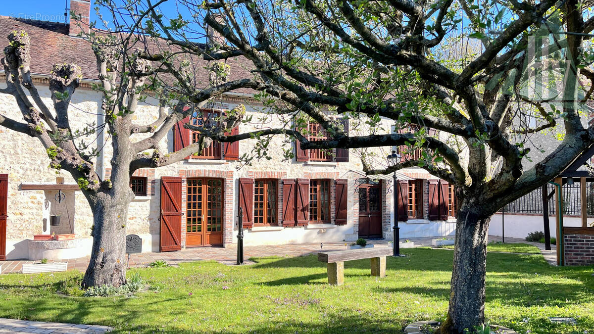 Maison à LONGUEVILLE