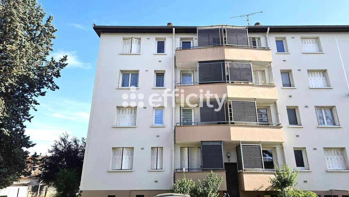 Appartement à LIMAS
