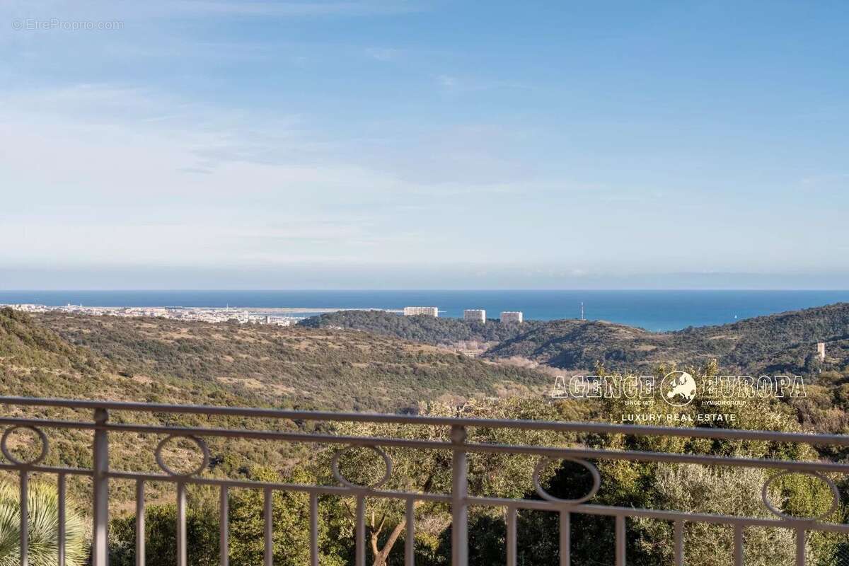 Maison à ROQUEFORT-LES-PINS