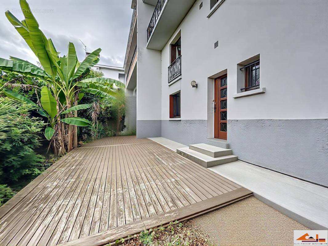 Appartement à RAMONVILLE-SAINT-AGNE