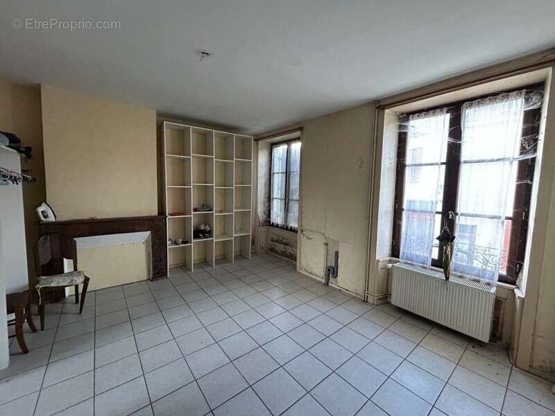 Maison à CHATEAUPONSAC