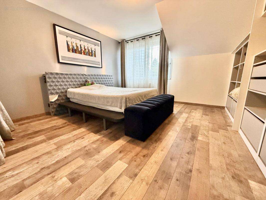 Maison à LE CHATELET-EN-BRIE