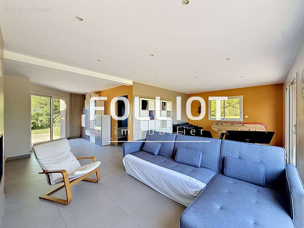 Maison spacieuse 10 pièces à vendre à Saint-Pair-sur-Mer - Réf 12310AH - photo 9